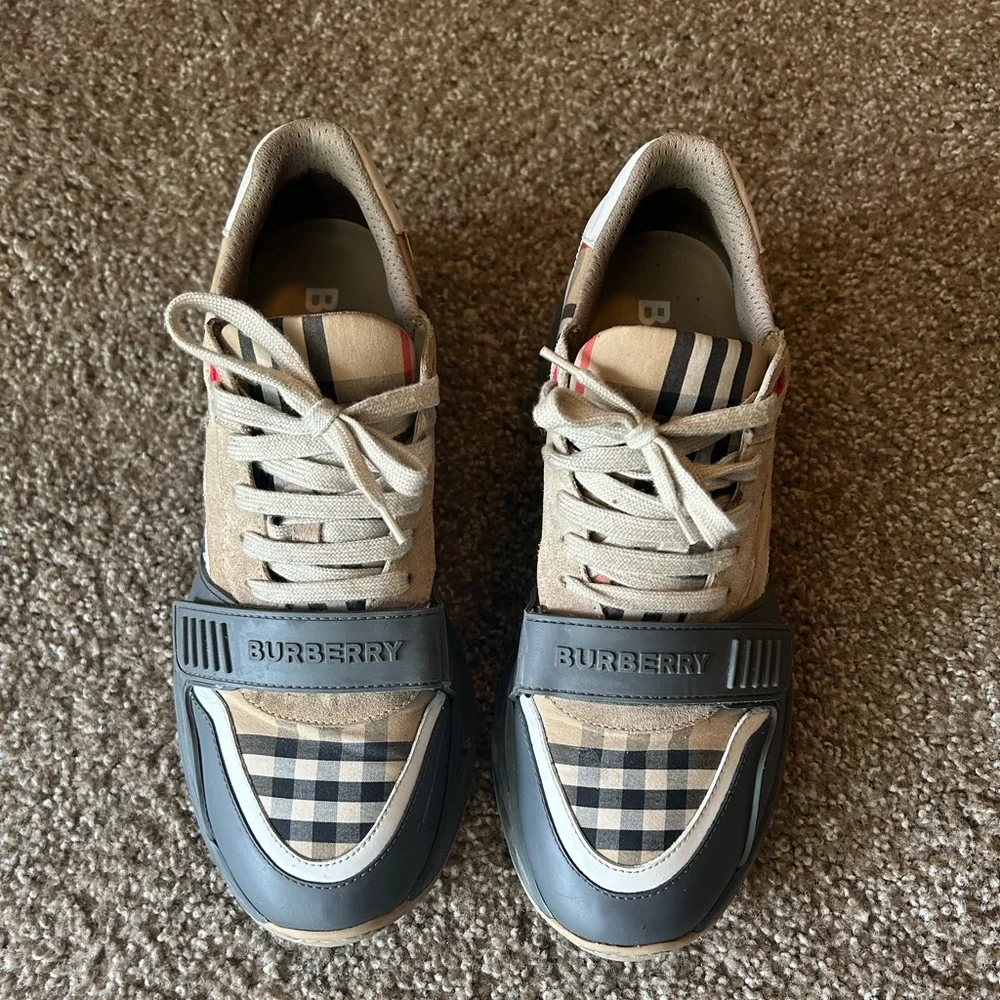 Burberry Sneakers Size 44 - Picture 3 of 4